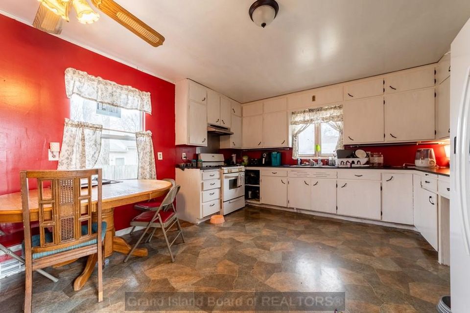 813 n adams grand island  ne 68803 a 9