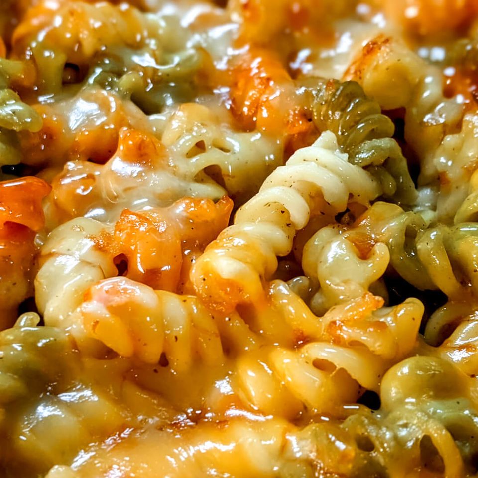 Ma maebelle's one love cafe mac and cheese