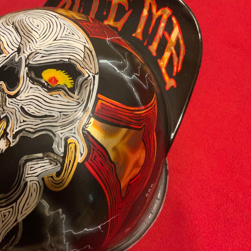 Creative custom pinstriping design and artistic projects created by Skeeter's Grafix.