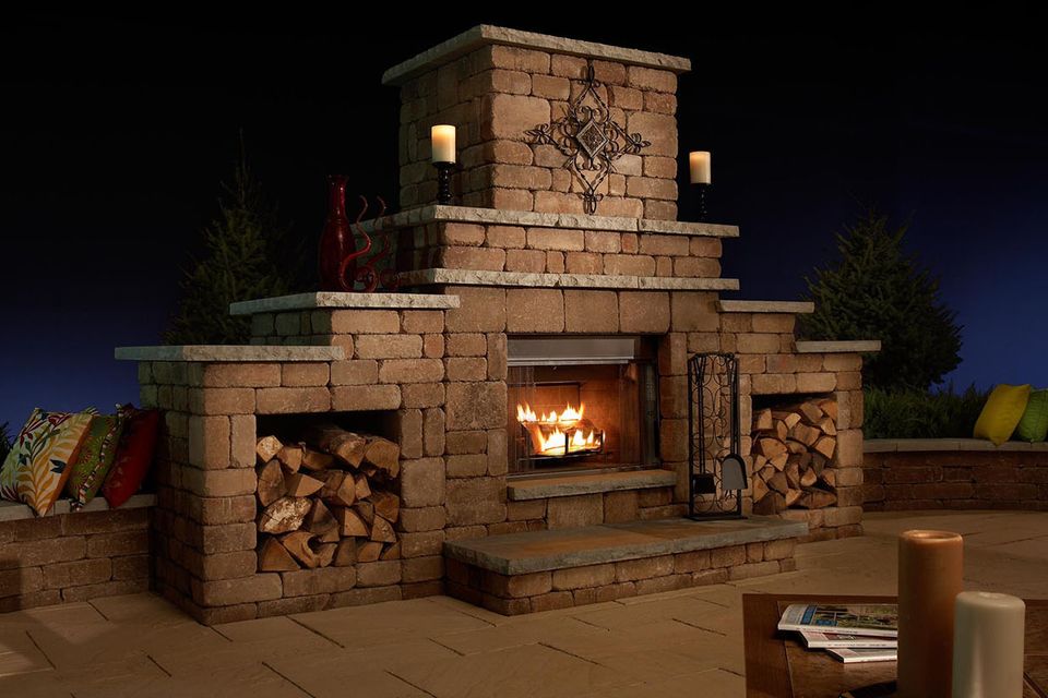 Grand fireplace 1