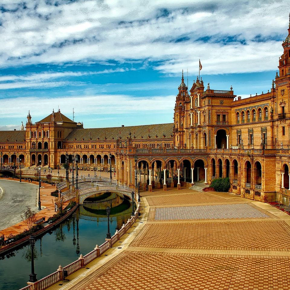 Plaza espana g8f36ebef7 1920