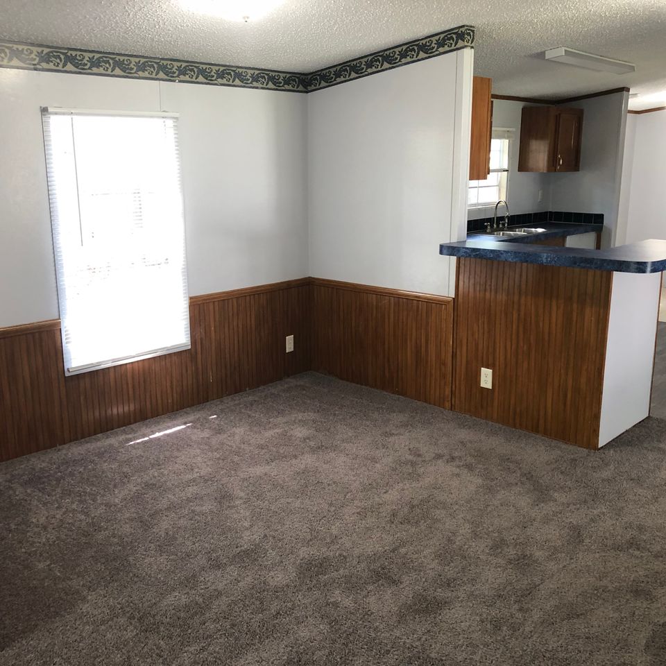 8670 dining to kitchen