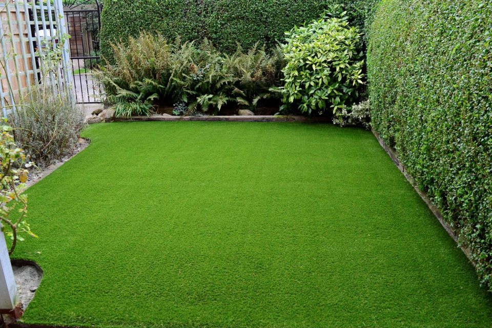 5 creative ways to use artificial grass in your landscape