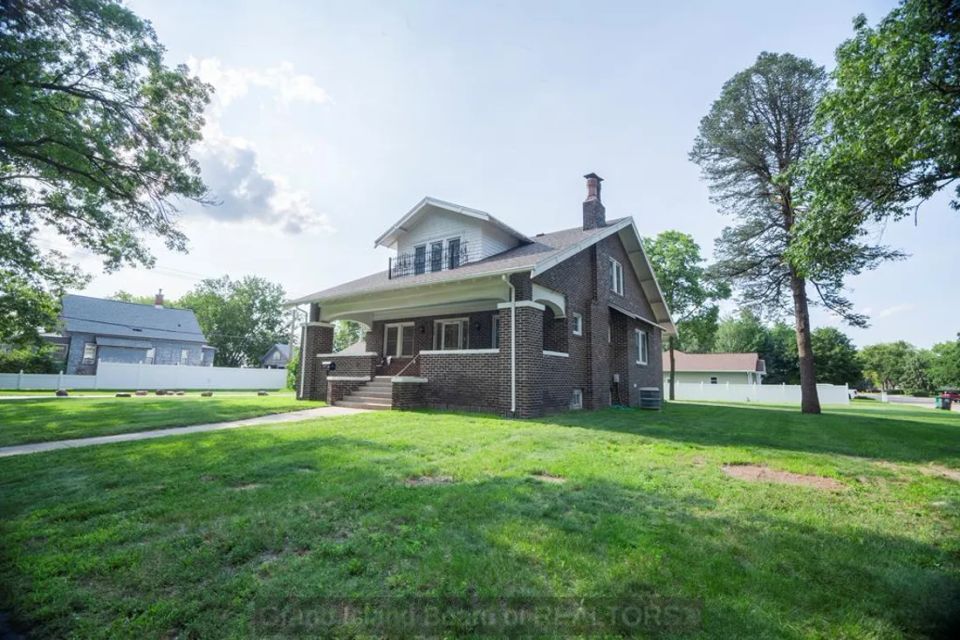 2104 w state st grand island g 2