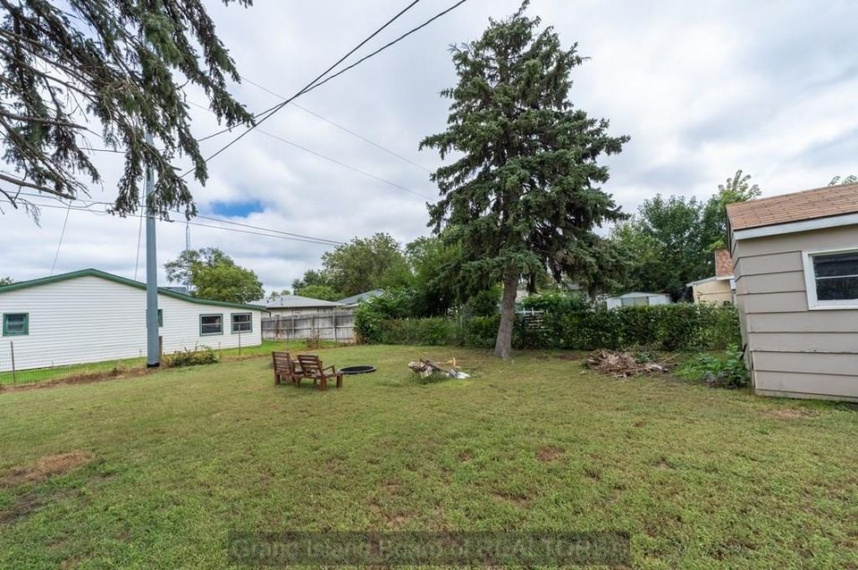 1824 w 10th st grand island b 7