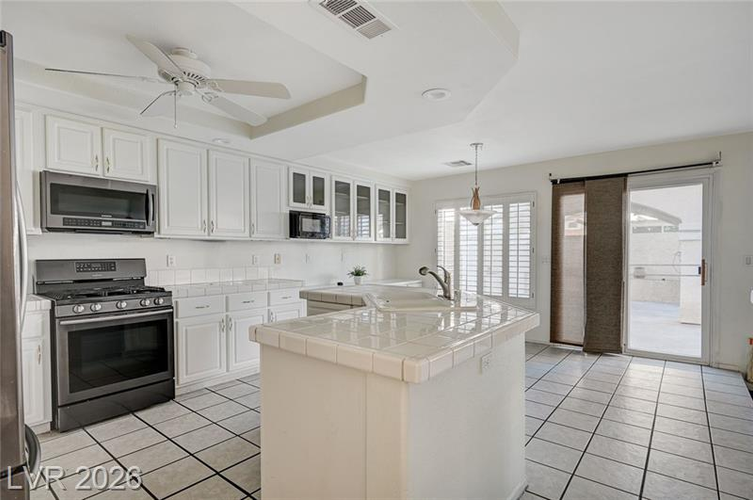 Kitchen at 8776 Country View Avenue
