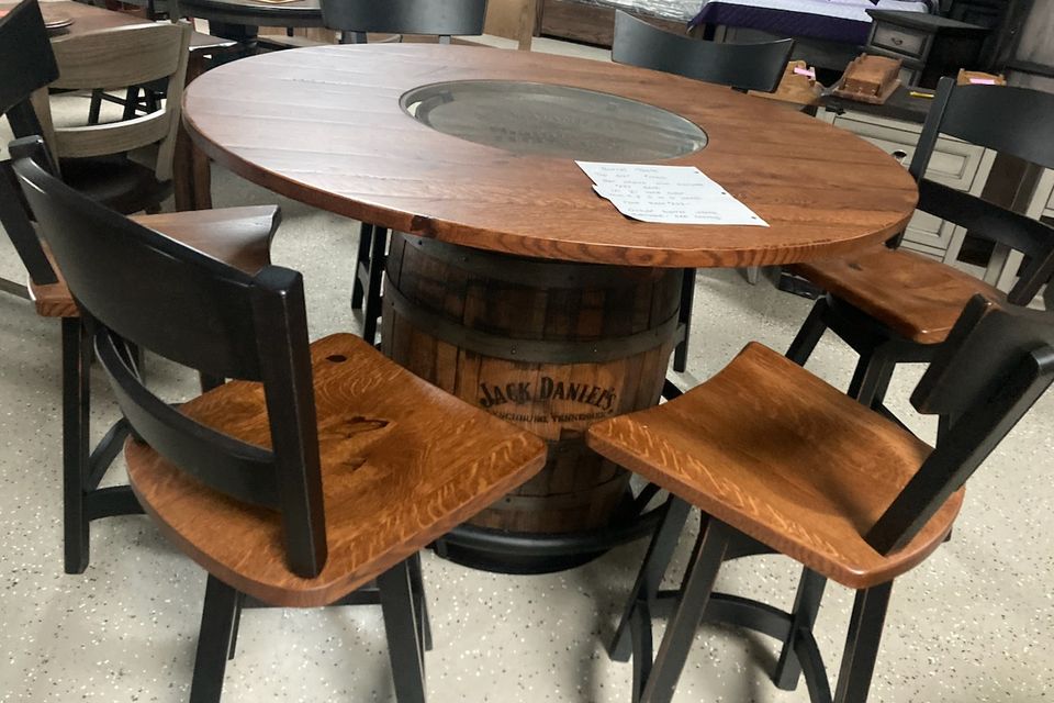 Unique table and chairs img 0454