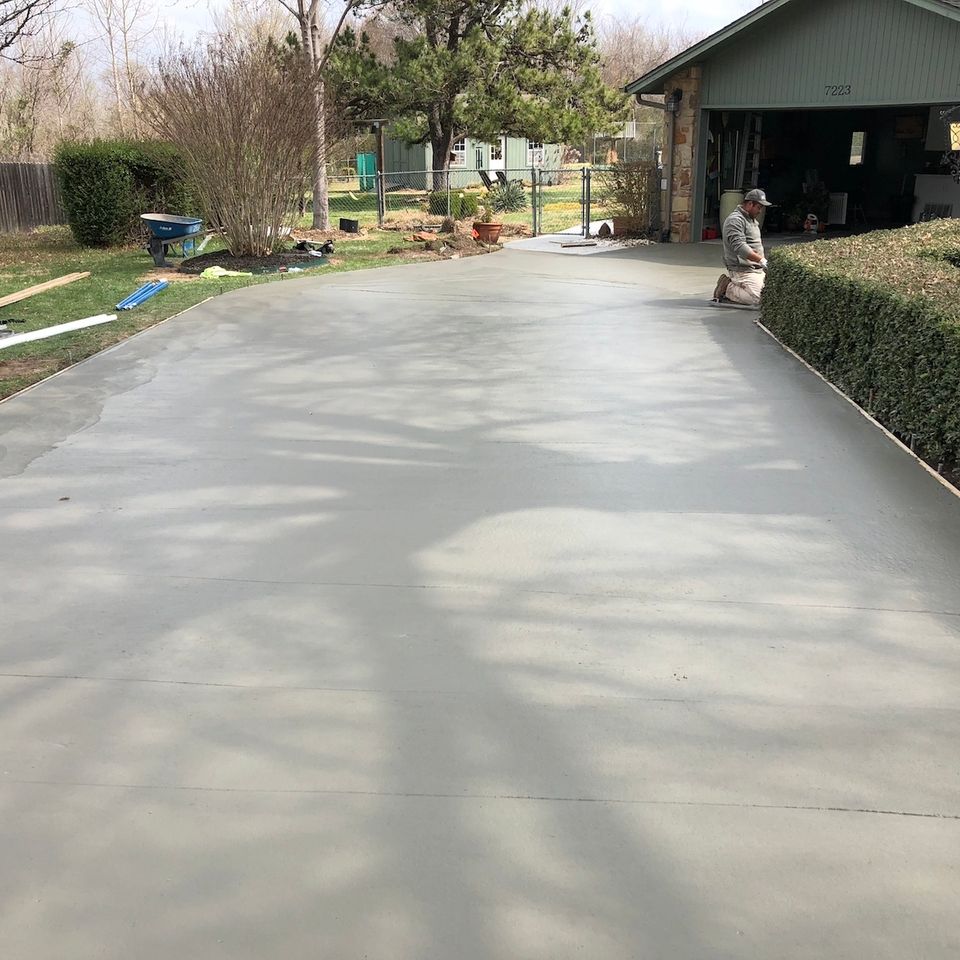 Select outdoor solutions  tulsa oklahoma  new concrete driveway replacement  engineered concrete driveway replacement repair contractor construction company  photo mar 20  11 58 31 am