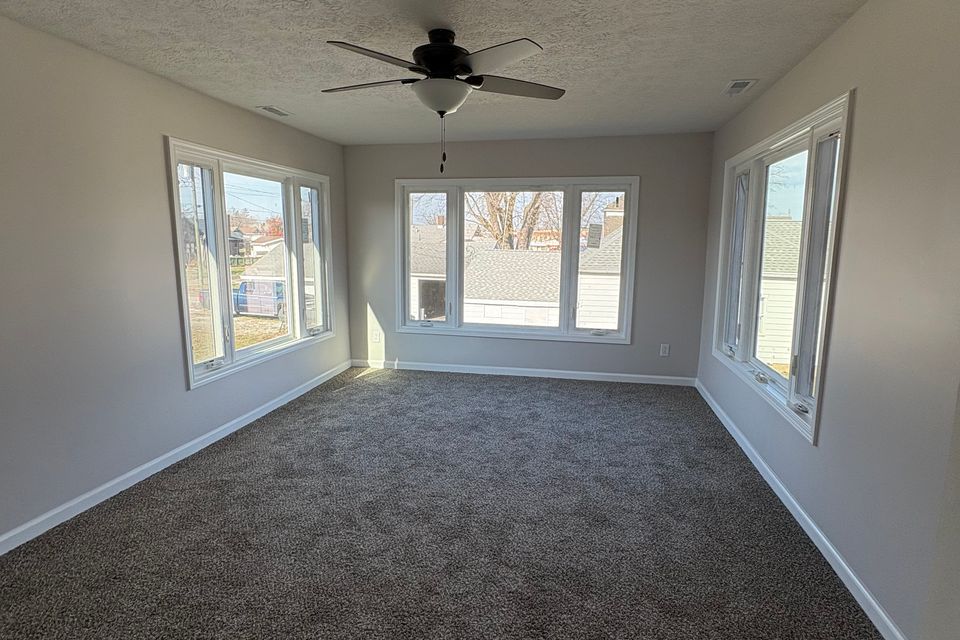 559 s main bedroom