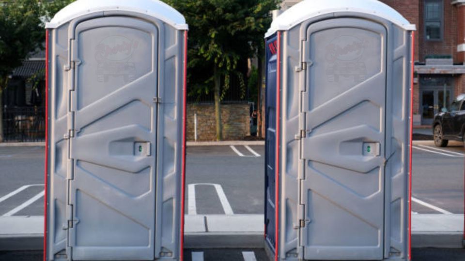 portable toilet rental