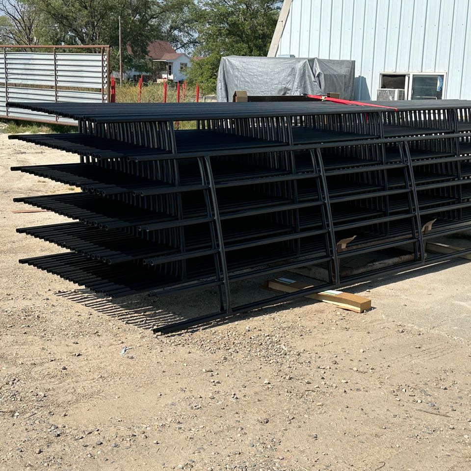 Continuous fence