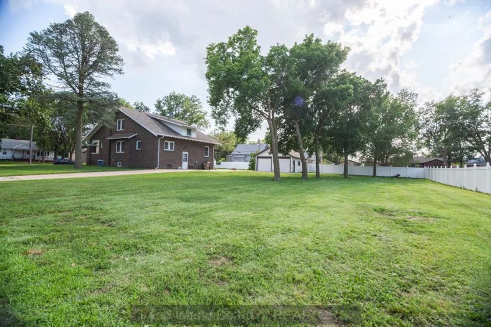 2104 w state st grand island f 5