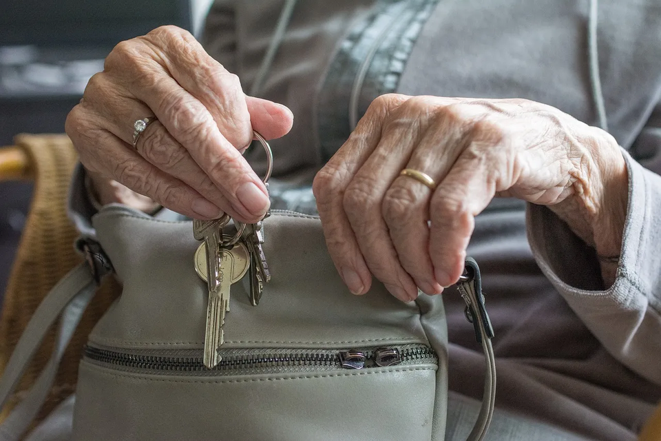 how-to-pay-for-assisted-living-in-illinois