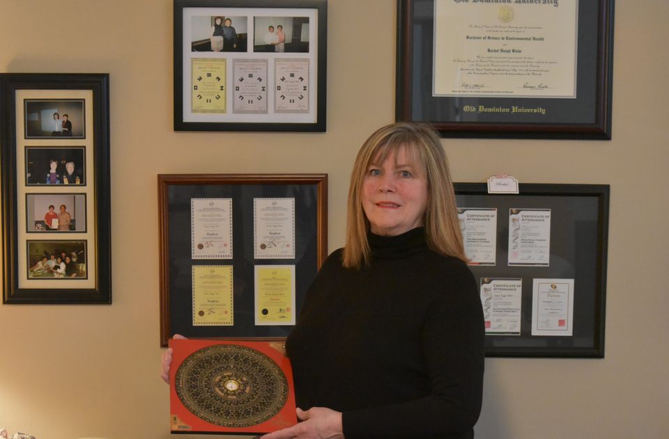 Feng shui master consultant w lopan