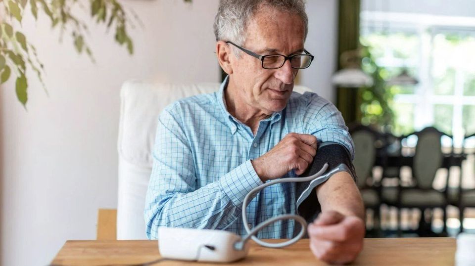 Man blood pressure caremonitor