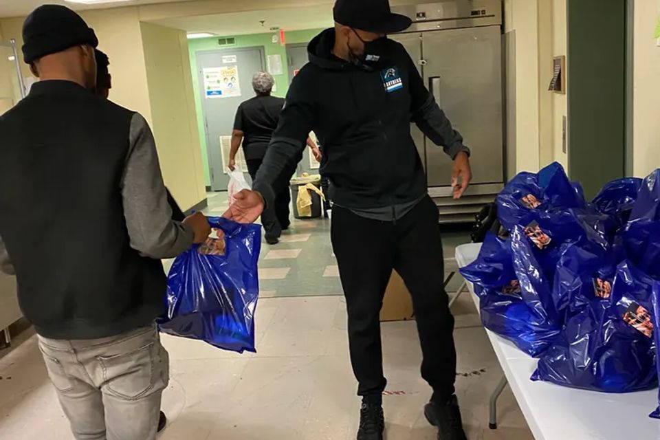Brothers serving together2