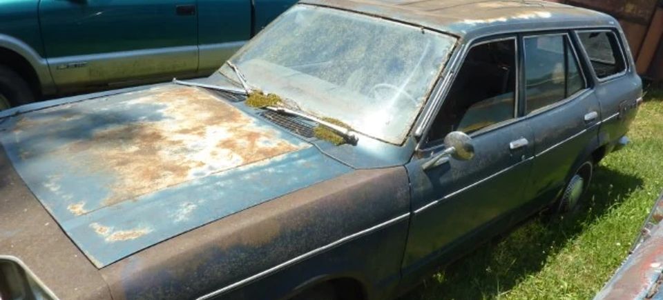 Antique station wagon up for auction at Kauffman Bros. Auctions