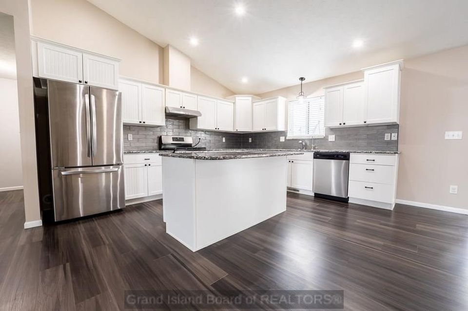 2104 ebony lane grand island a 7