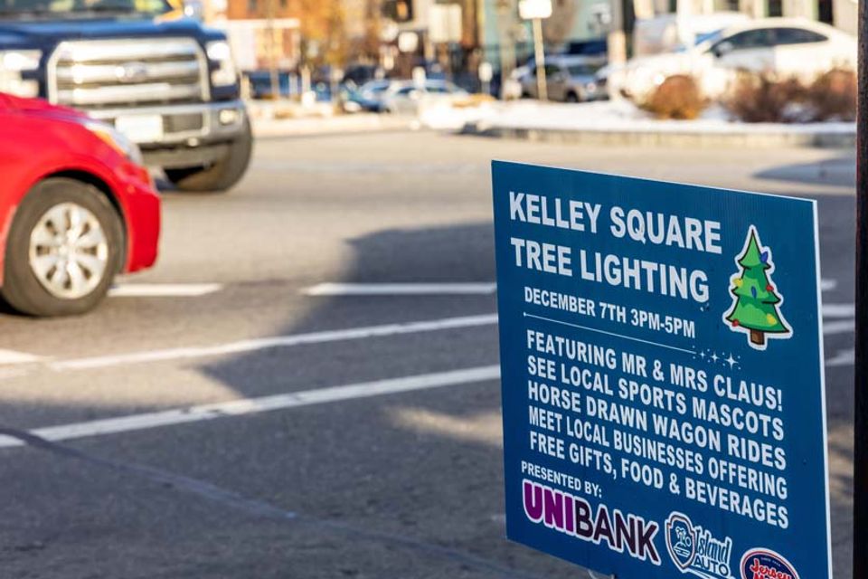 2024 kelley square tree lighting (14)