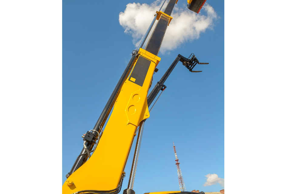 Military telehandler
