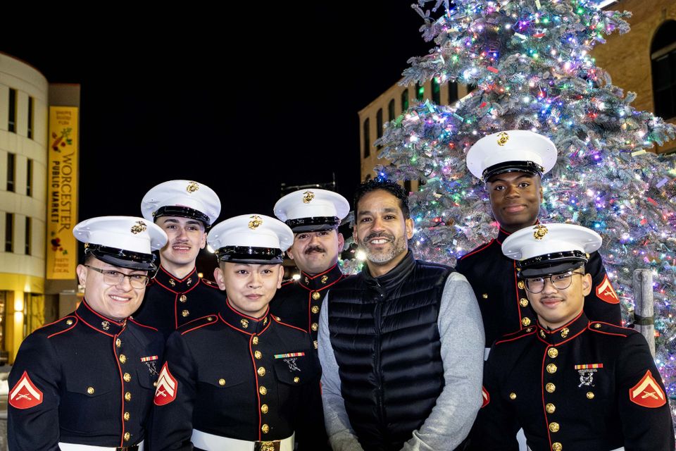 2025 kelley square tree lighting photos (193)