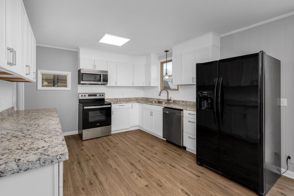 525 markham dr interiors 12