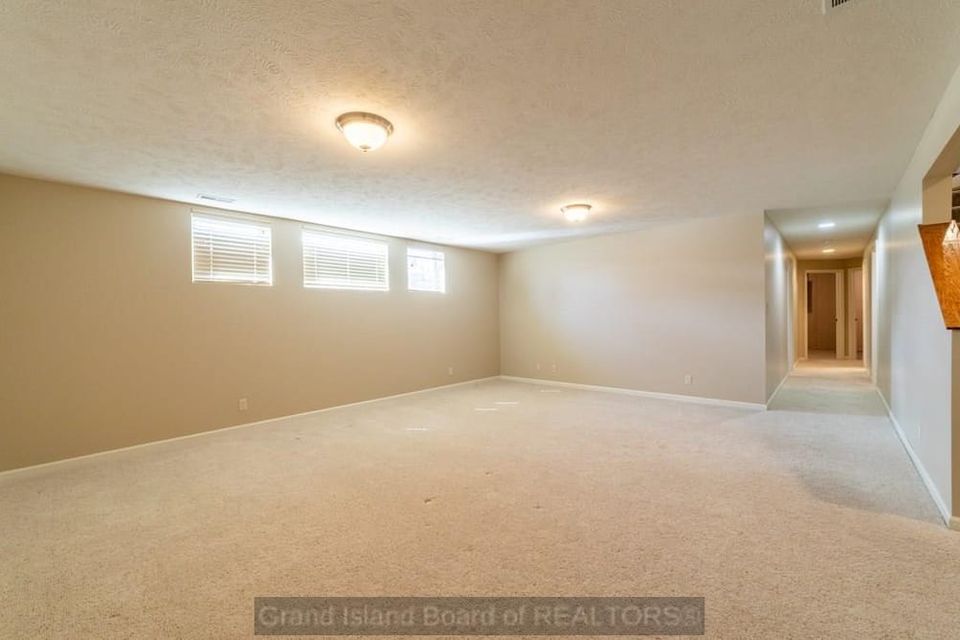 3811 meadowlark cir grand island ne 68803 e 3