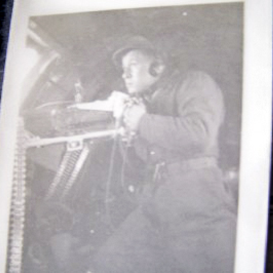Wwii  pics  crew 49 62  b 17 id'ed 602 bomb sqd files420170912 27726 1phw139