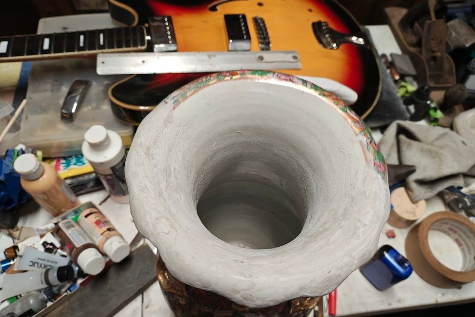 Vase guitar before