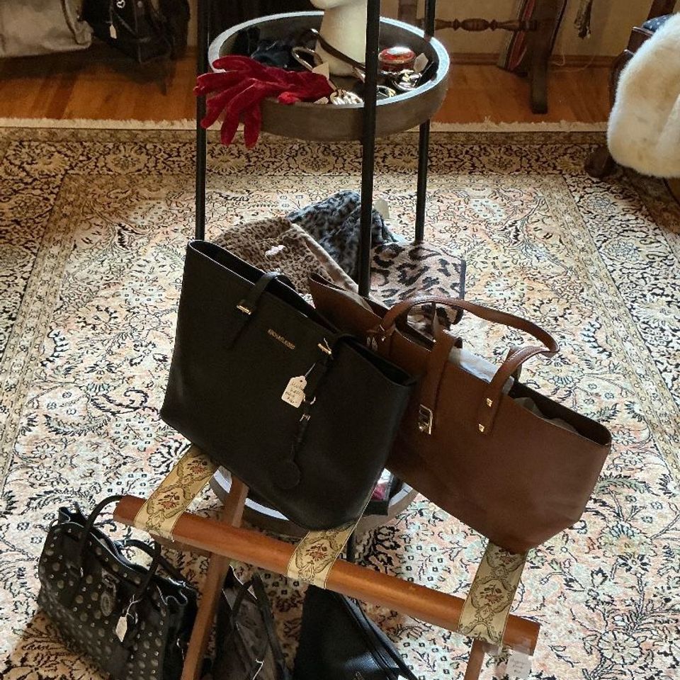 Larrison estate sales woodfield cincinnati001