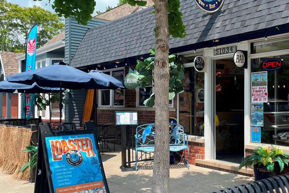 Downtown New Baltimore Michigan Washington Street restaurants and shops near Anchor Bay