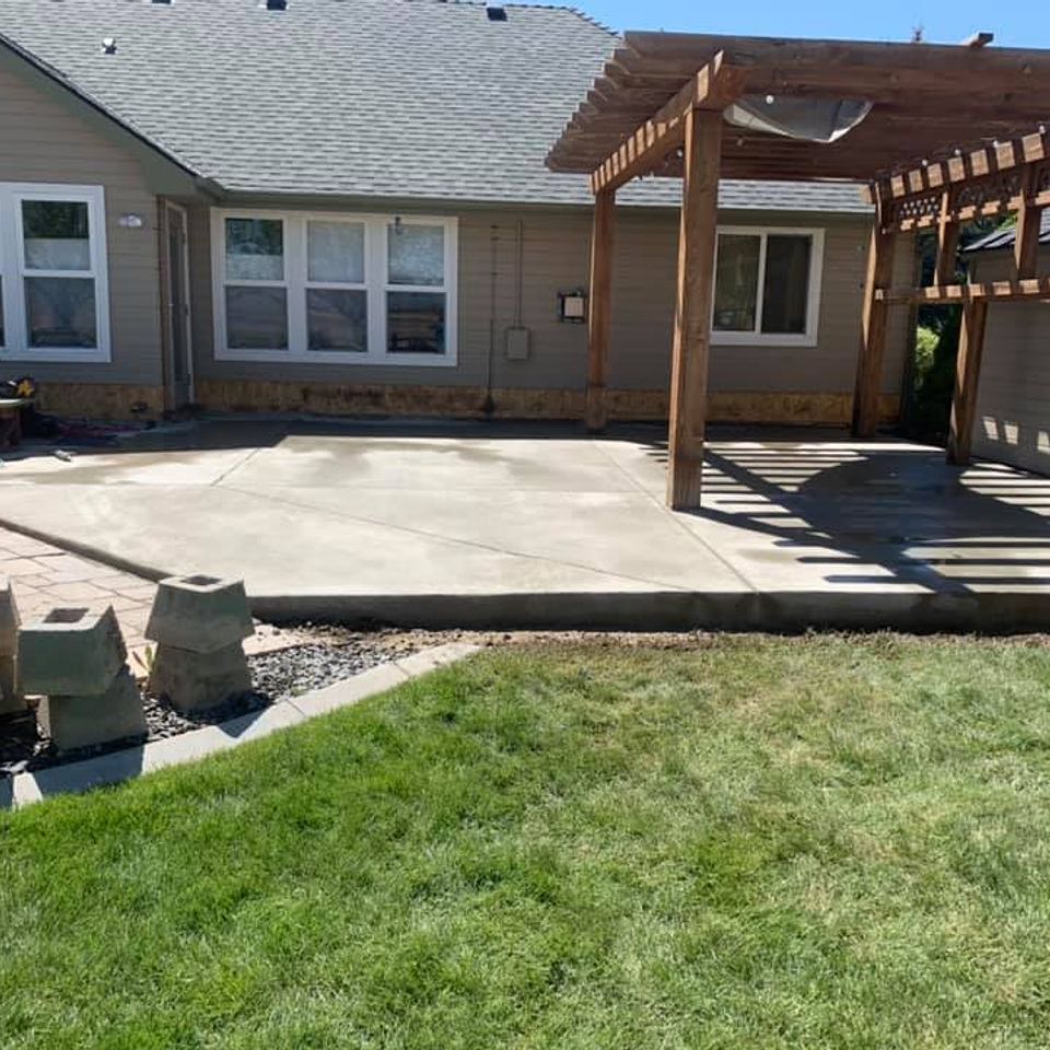 Concrete patio and pergola in Boise Idaho