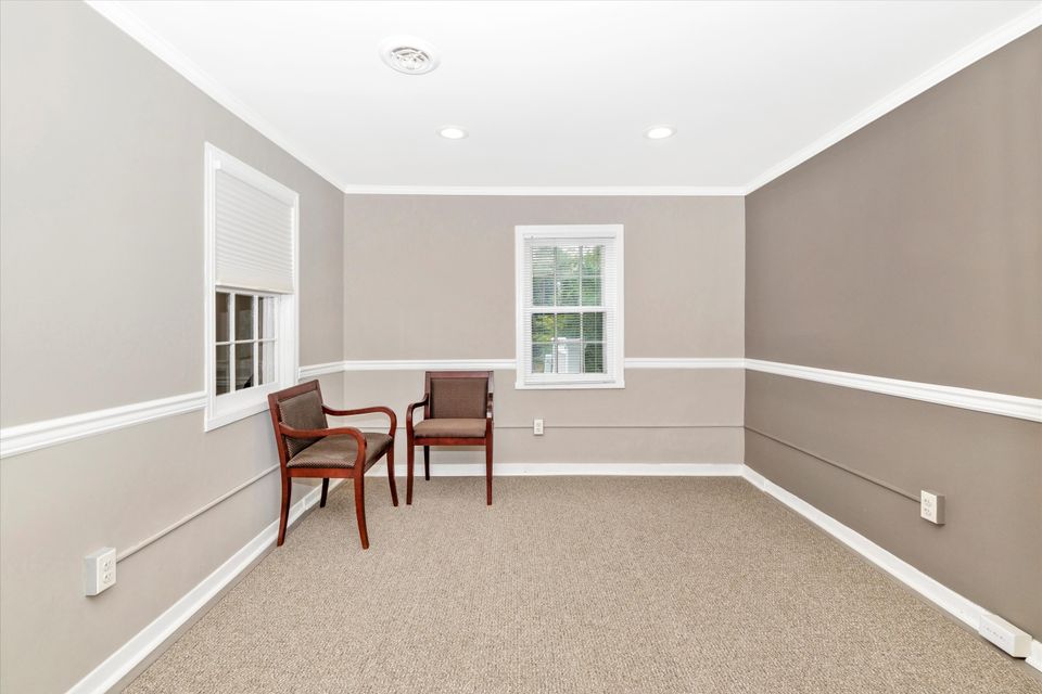 Top floor office b