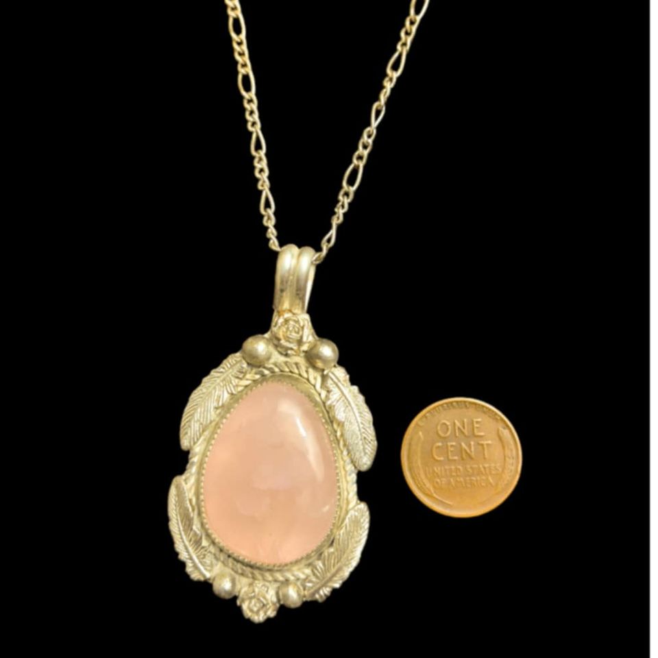 Az rose quartz w feathers  180