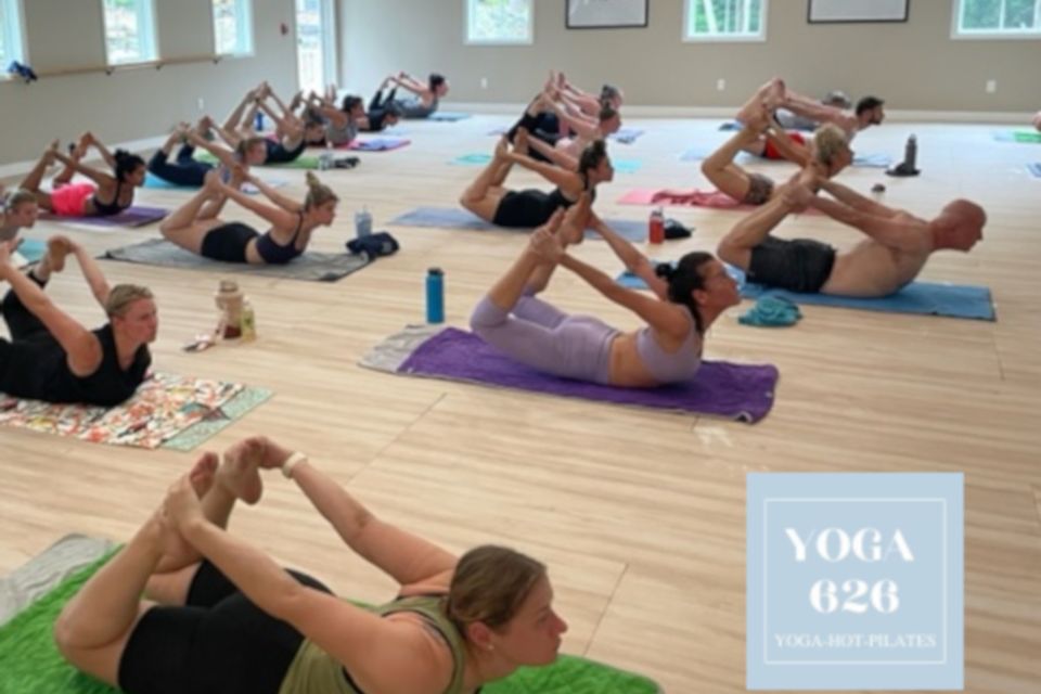 Yoga626 bowpose