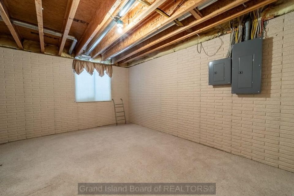 3811 meadowlark cir grand island ne 68803 f 1