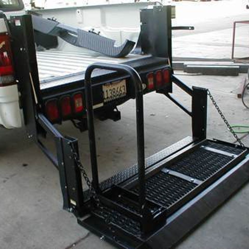 Tire service catel