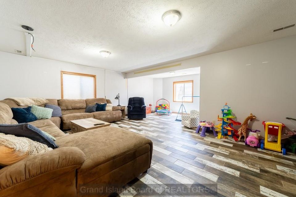 4211 shanna st grand island  ne 68803 c 8
