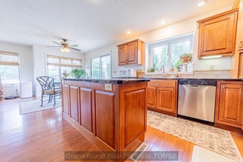 4118 fleetwood rd grand island b 7