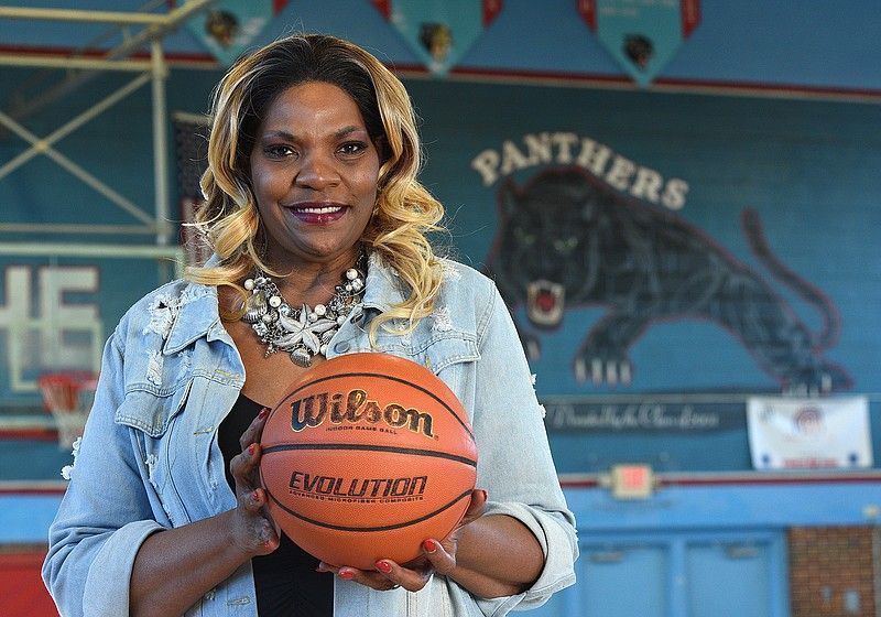 102610937 021022 venus lacy feature00 t800