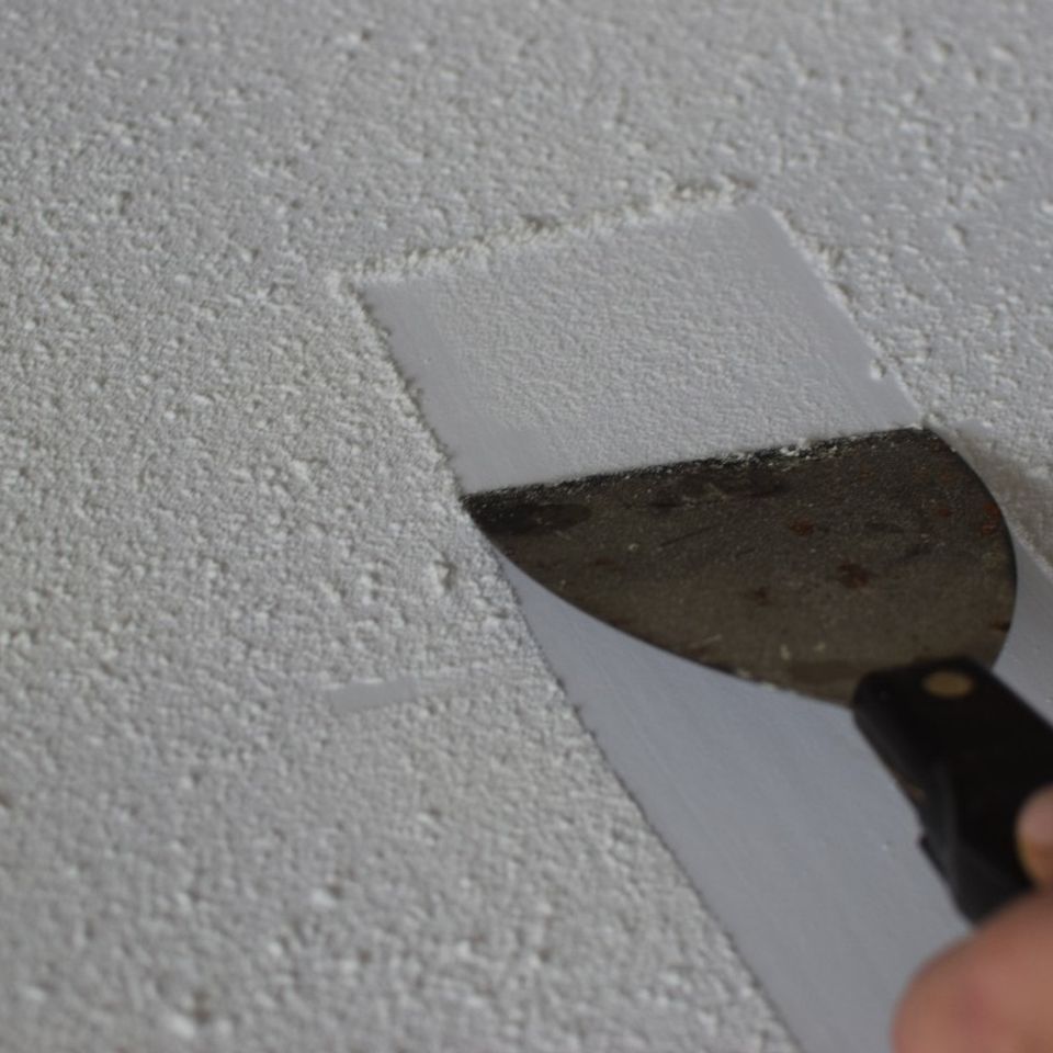 Scraping a popcorn ceiling 27805