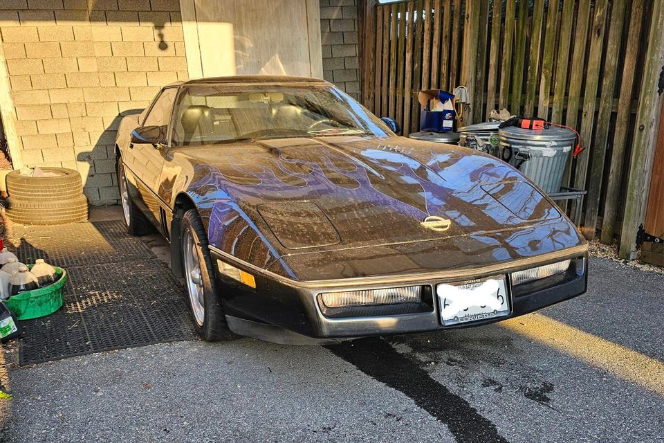 Balck corvette