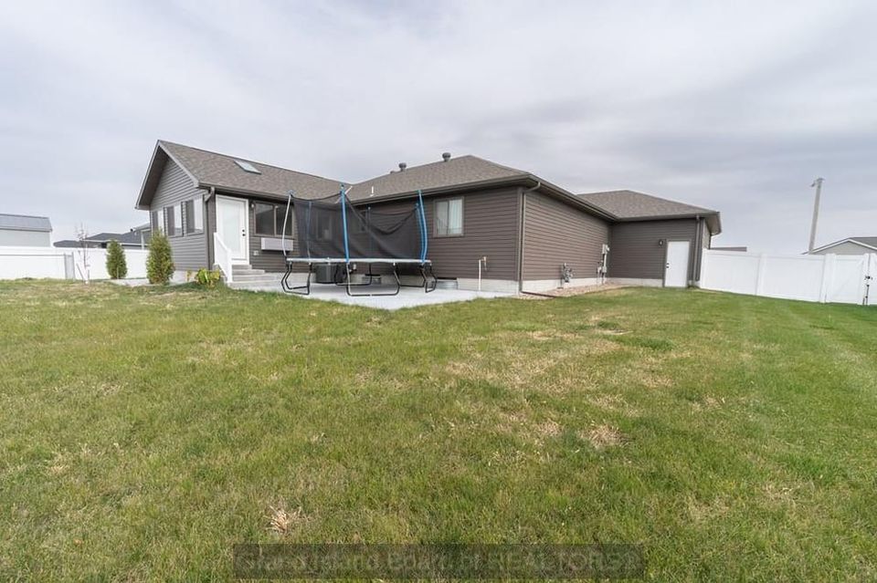 2104 ebony lane grand island d 8