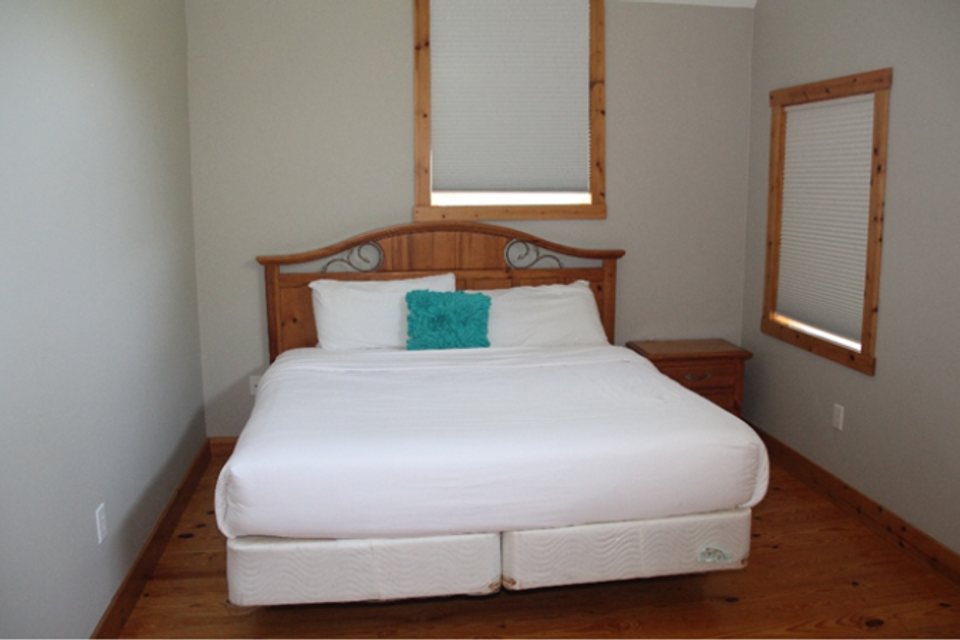 One room spacious private room with an ensuite bathroom 2299