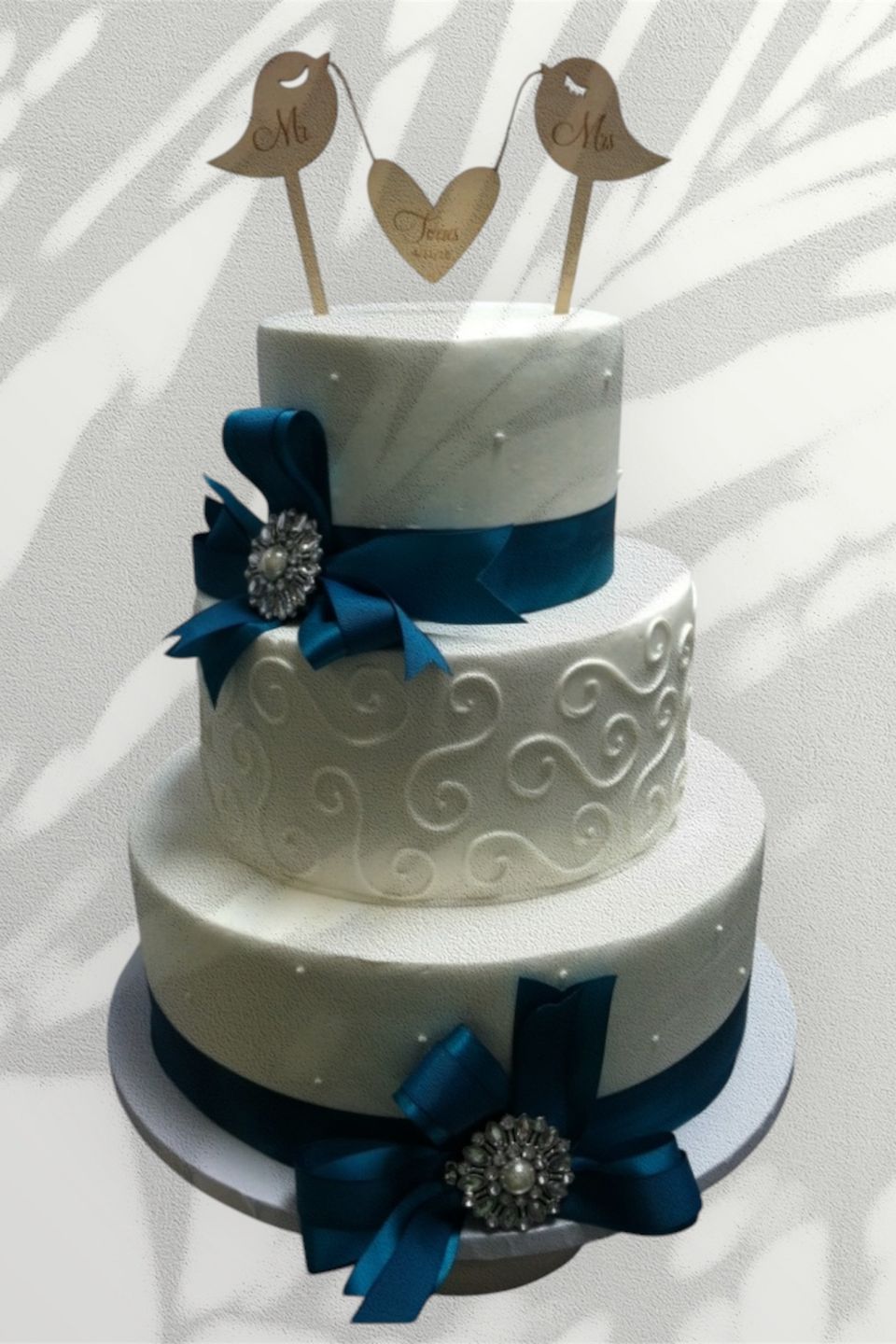 3 tiered diamond brooch  scroll work and dots