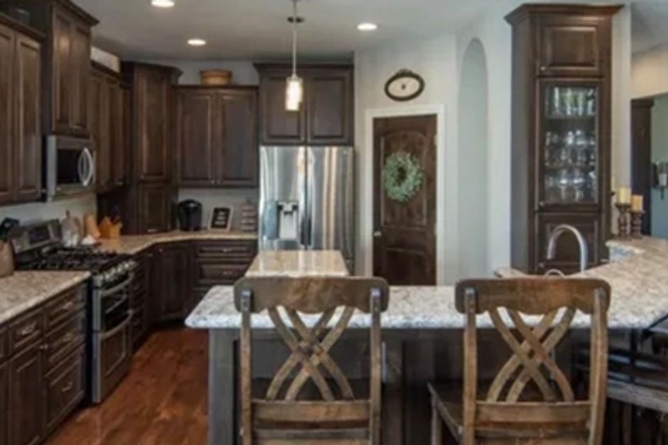 Madetoorder diningroom