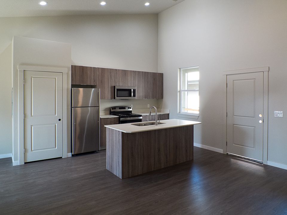 Middle   kitchen caldwell id apartment