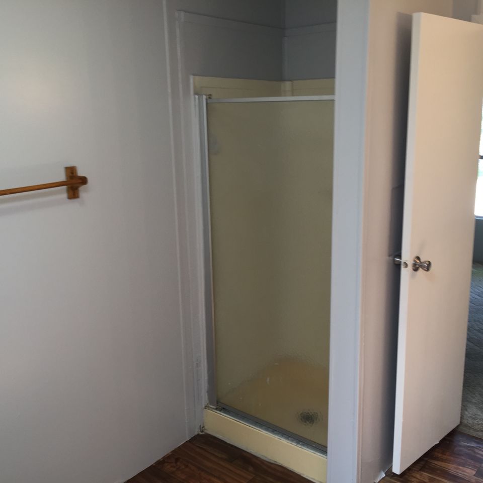 8555 master shower