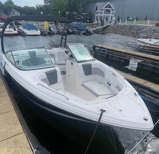 2023 crownline 2