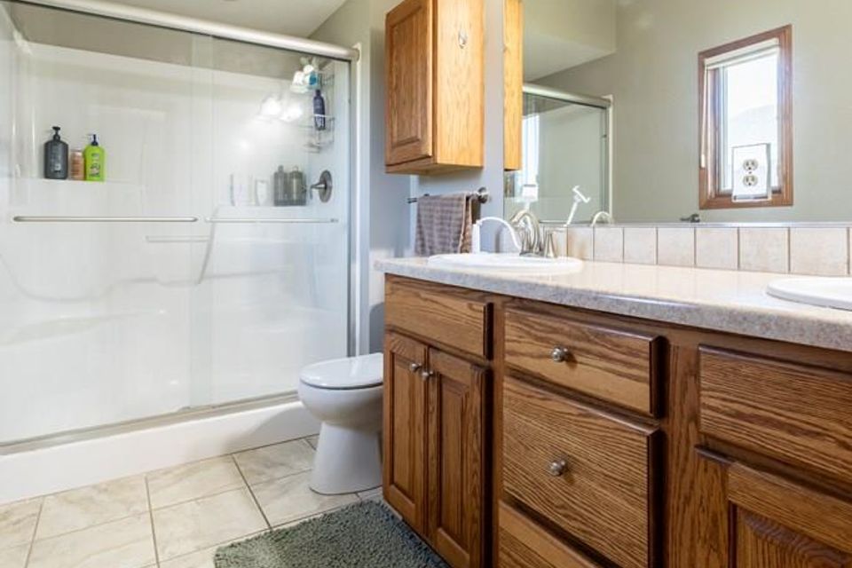4211 shanna st grand island  ne 68803 b 8